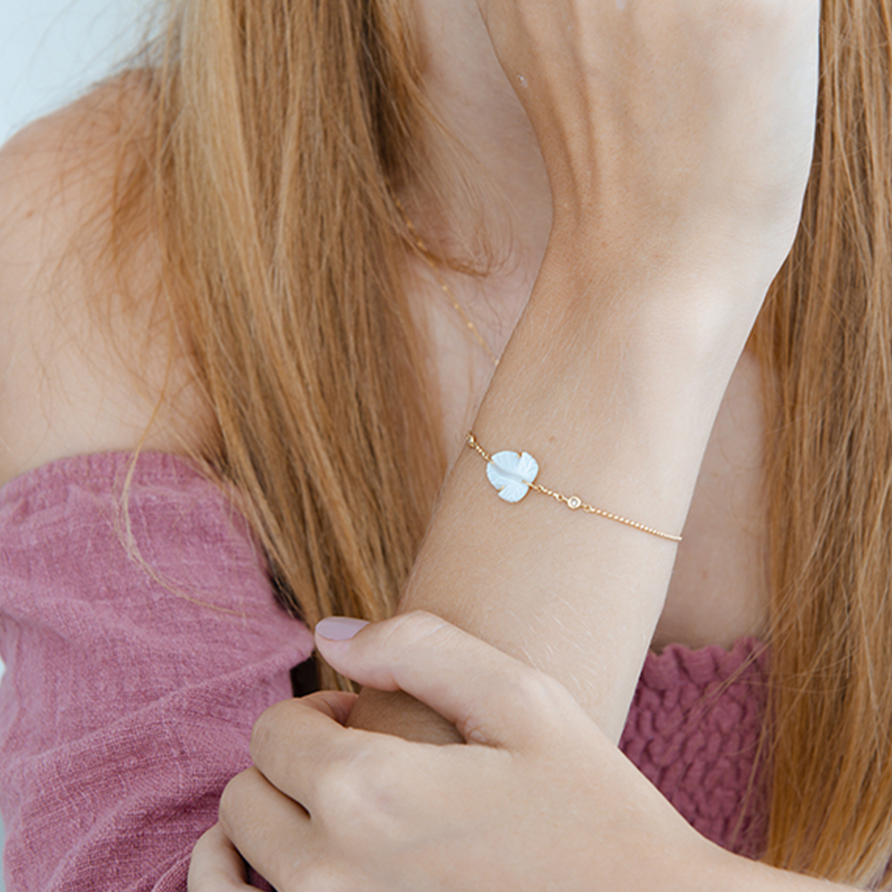 Pulseira Chaya em Ouro Amarelo 18k com Madrepérola Branca e Diamantes
