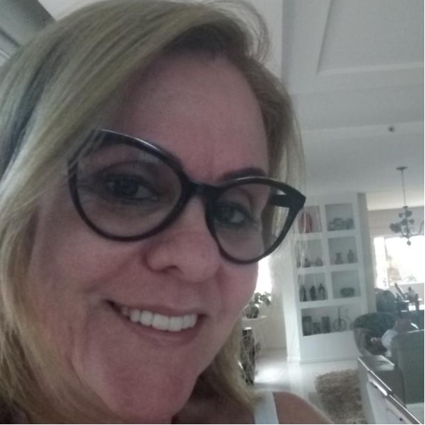 Helena Bernardes