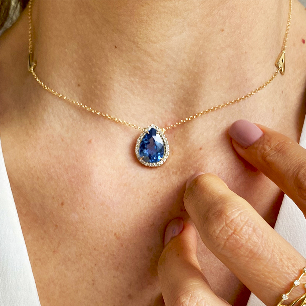 Choker Letras em Ouro Amarelo 18k com Topázio Blue London e Diamantes